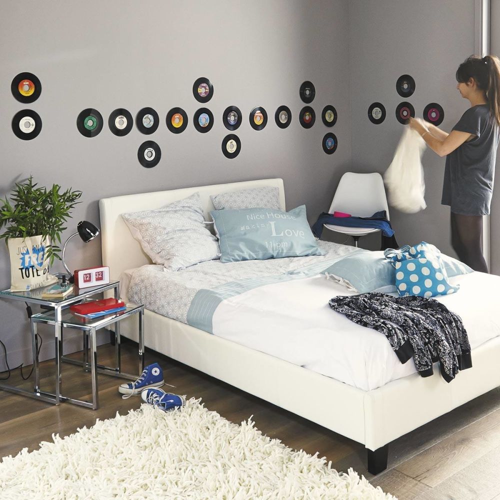 bed lederlook bed 160 in witte lederlook zen zen maisons du monde bed lederlook bed 160 in witte lederlook zen zen maisons du monde