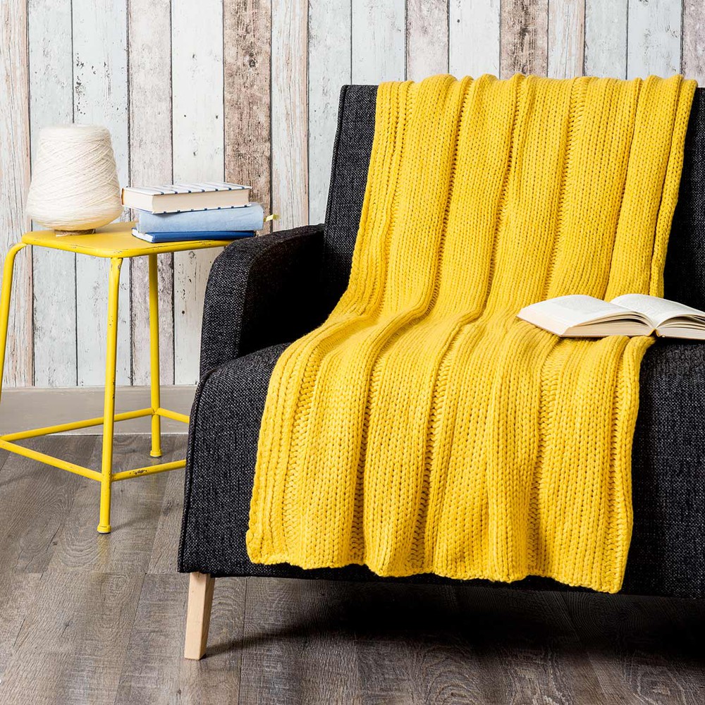 KERNEVEL knitted throw in yellow 127 x 152cm Maisons du Monde