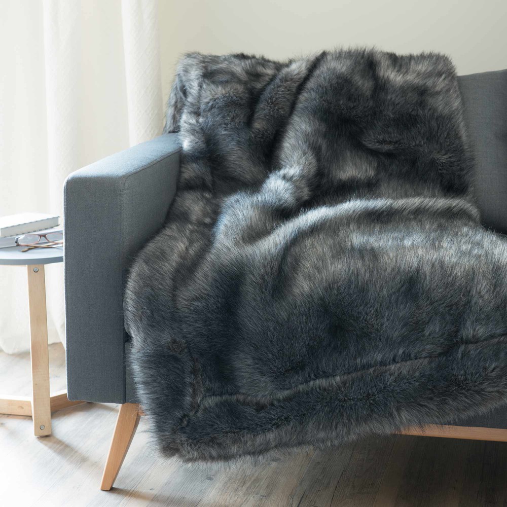 SCAFFEL faux fur blanket in black 150 x 180cm Maisons du Monde