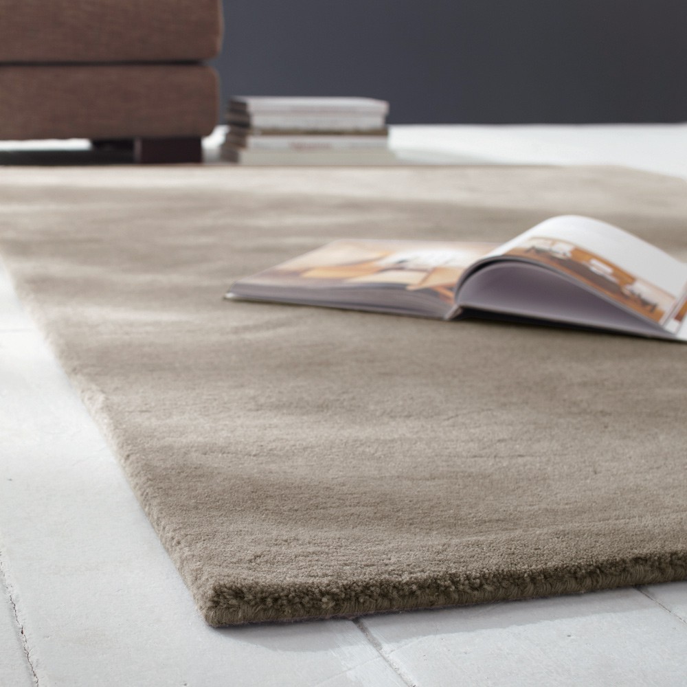 Tapis à poils courts en laine beige 160 x 230 cm SOFT Maisons du Monde