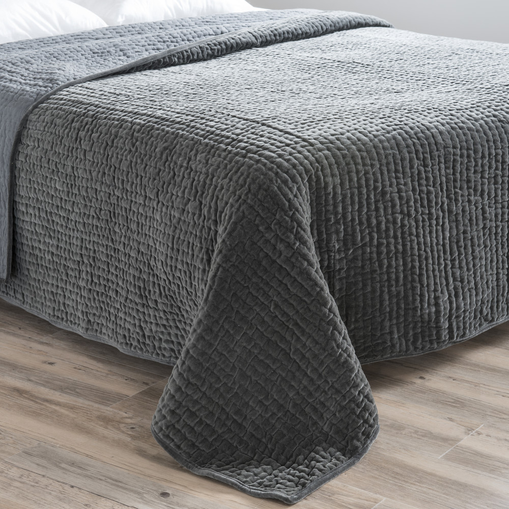 Velvet quilted bedspread in charcoal 240 x 260cm Maisons du Monde