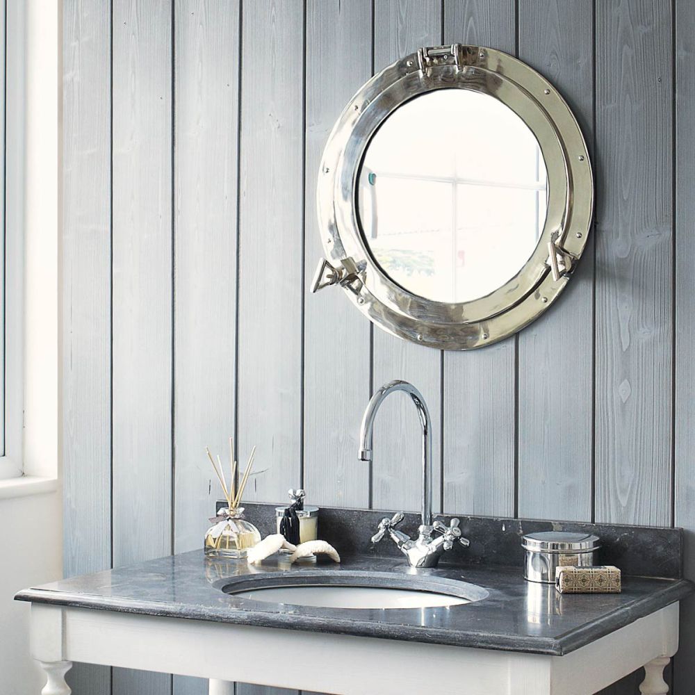 specchio in metallo a forma di obl h 51 cm navy maisons du monde